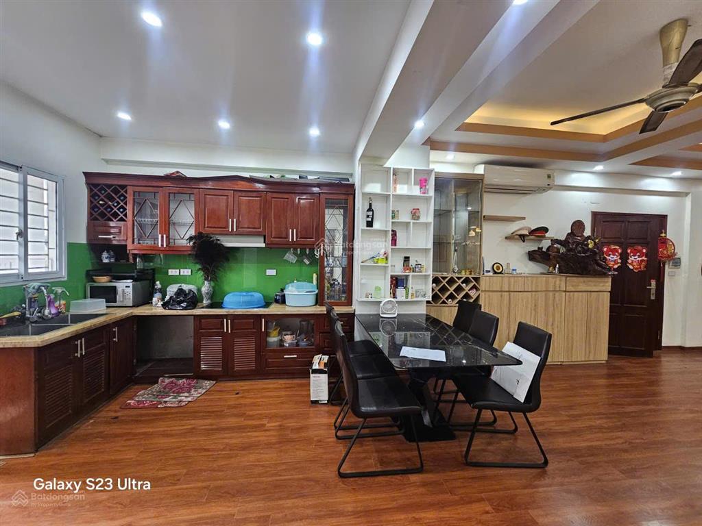 Bán căn hộ 3 phòng ngủ tại chung cư ct2 xa la 103m2 sổ đỏ giá hơn 6 tỷ.  0878 800 ***