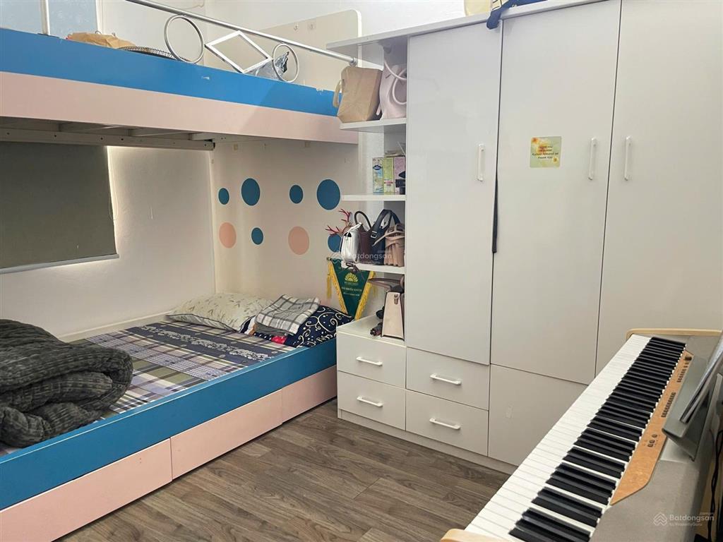 Bán căn hộ 2 ngủ, 2vs, sổ đỏ full nội thất giá 3.9x tỷ  0878 800 ***