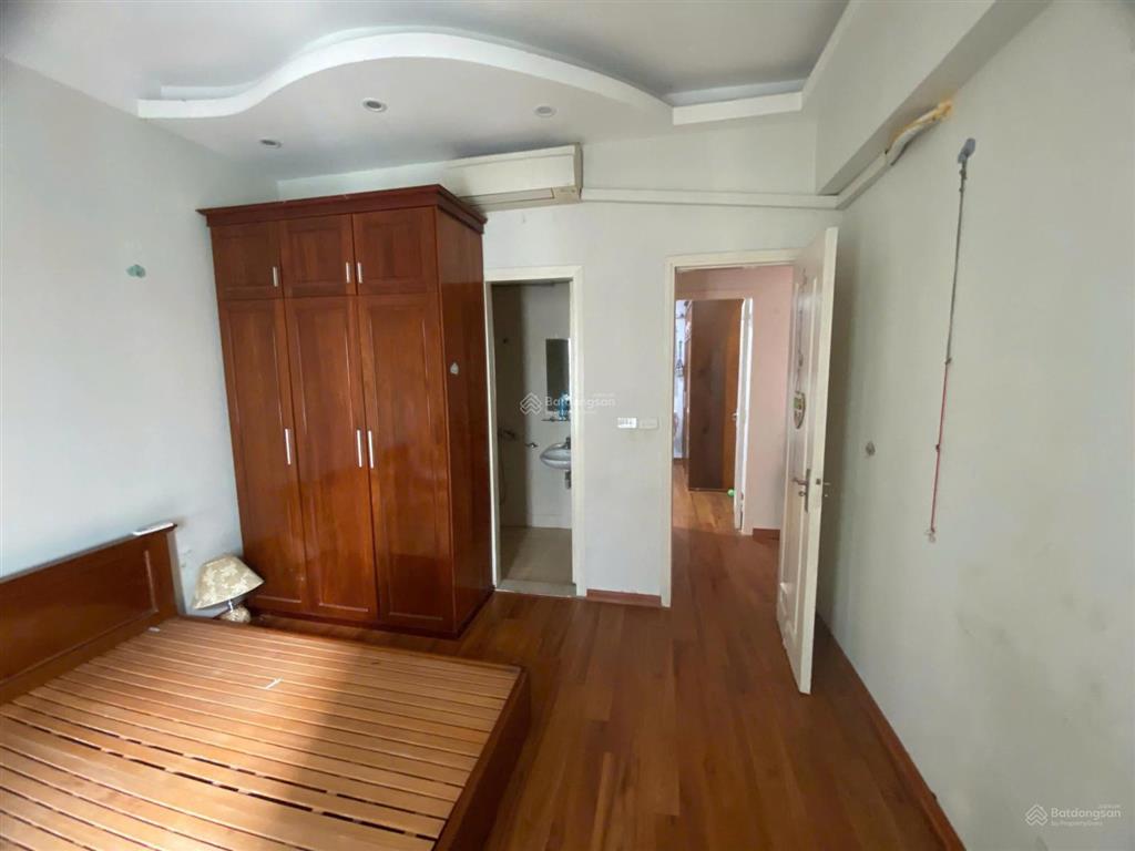 Bán căn hộ 2 phòng ngủ 70m2 tại ct6 xa la hà đông giá cạnh tranh 3.x5 tỷ.  em định 0878 800 ***