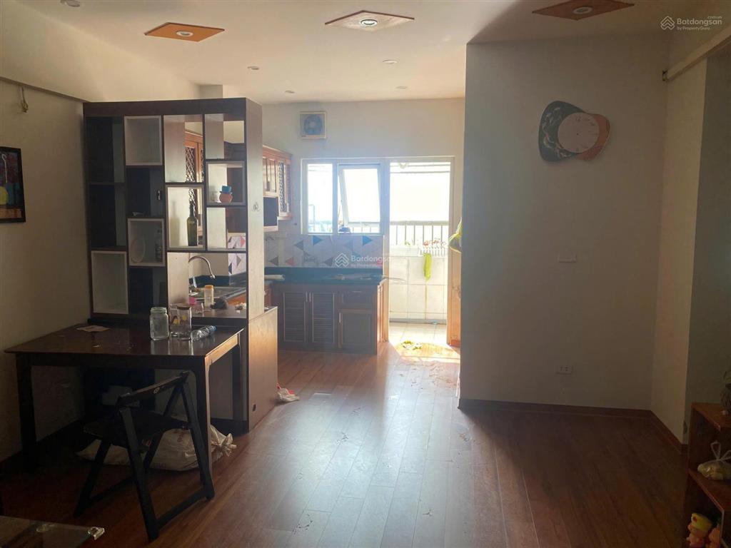 Bán căn hộ 2 phòng ngủ 70m2 tại ct6 xa la hà đông giá cạnh tranh 3.x5 tỷ.  em định 0878 800 ***
