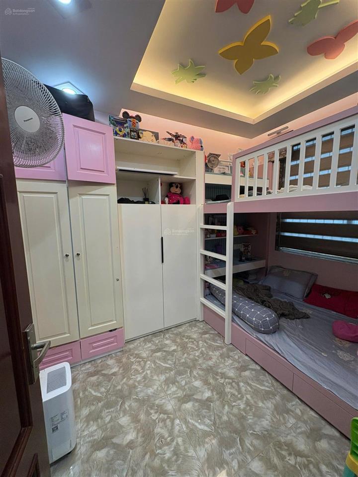 89 phùng hưng hà đông, 2 ngủ, 2vs sổ đỏ  0878 800 ***