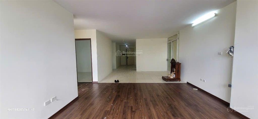Chính chủ gửi bán căn hộ cc flc landmark tower nam từ liêm 159m giá 68tr/1  0878 800 ***