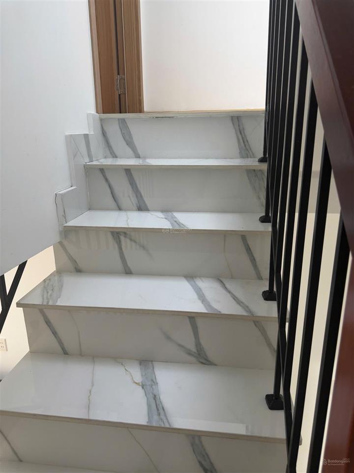 Nhà nguyễn lâm, p.3, bình thạnh, 3 tầng, hẻm 4m, giá 6,3 tỷ.