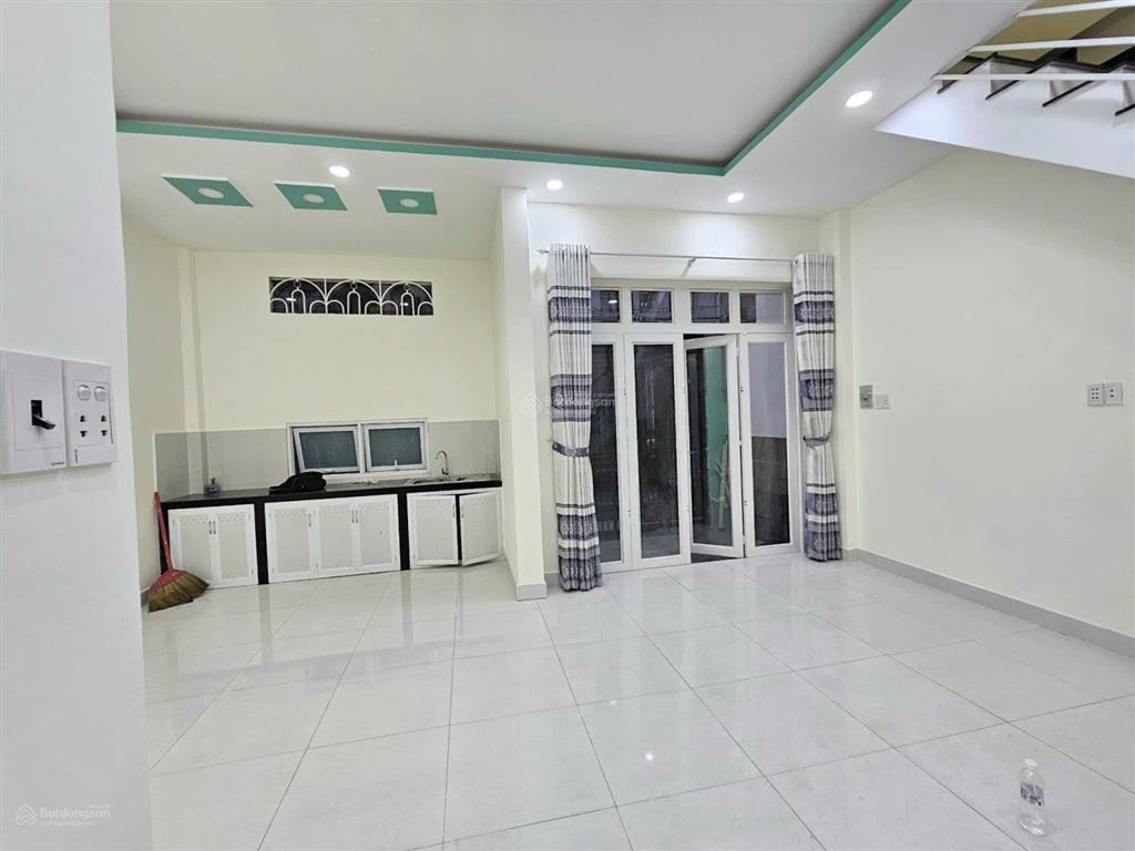 Nhà đường số 4, p.11, gò vấp, dt 43m, ngang 6,4m, 2 tầng, giá 5,29 tỷ.
