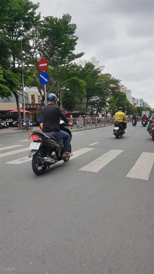 Nhà đường phan văn trị, p.10, gò vấp, dt 37m, 3 tầng, giá 6,55 tỷ tl. đối diện khu city land.
