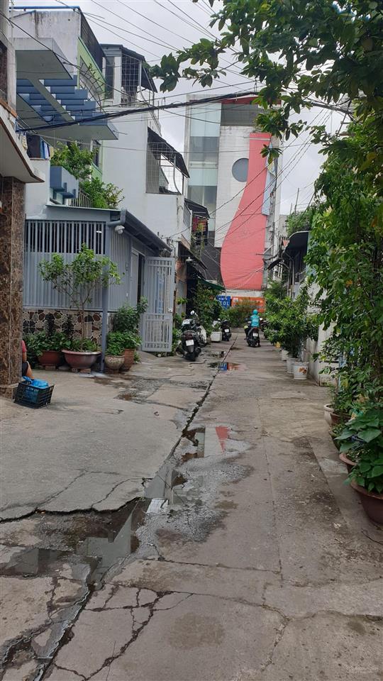 Nhà đường phan văn trị, p.10, gò vấp, dt 37m, 3 tầng, giá 6,55 tỷ tl. đối diện khu city land.