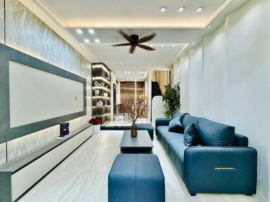 Nhà đường phan văn trị, p.10, gò vấp, dt 37m, 3 tầng, giá 6,55 tỷ tl. đối diện khu city land.