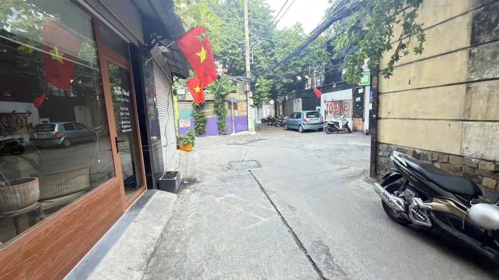 Nhà hxh đường hồ biểu chánh, p. 11, phú nhuận, 5 tầng, dt 40m, giá 10,5 tỷ.