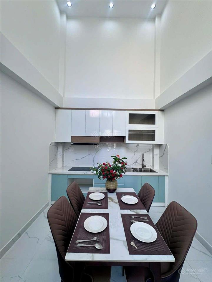 Phú nhuận hiếm nhà ngang 5m  5 tầng  chỉ 9,3 tỷ