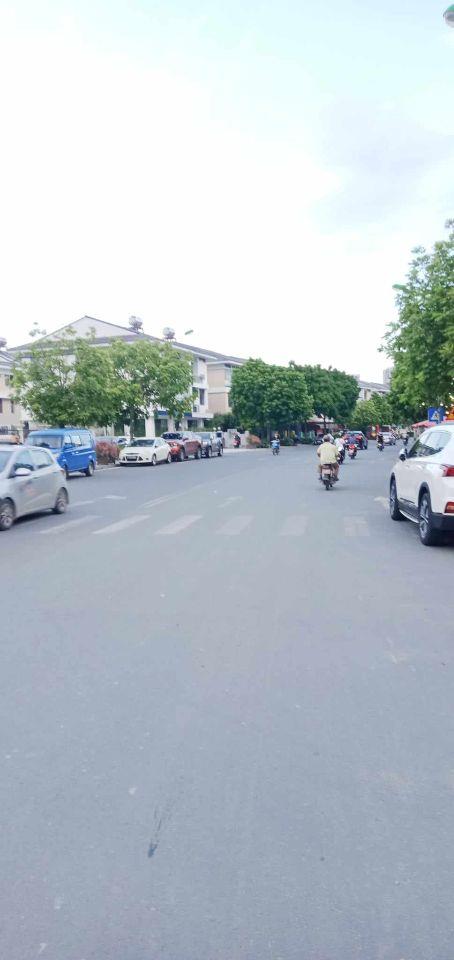 Siêu Hiếm Cả khu Dương Nội Duy Nhất 1 Căn Nhà Mới 5 Tầng Lô Góc Dân Xây Đẳng Cấp Nhất 🚛 Đường ÔTô