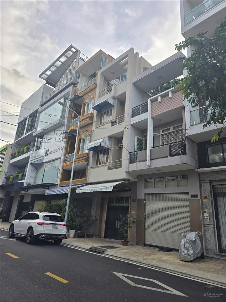 Giá cực tốt. nhà khu nhà ga t3  hoàng hoa thám, 6,5 x 22, 3 tầng, giá 21 tỷ