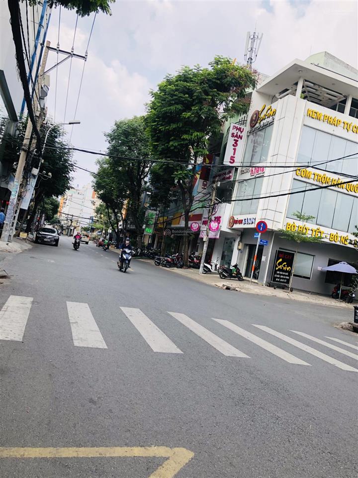 Giá cực tốt, nhà mặt tiền nguyễn hồng đào, 4 x 16, 3 tầng, giá chỉ 17 tỷ