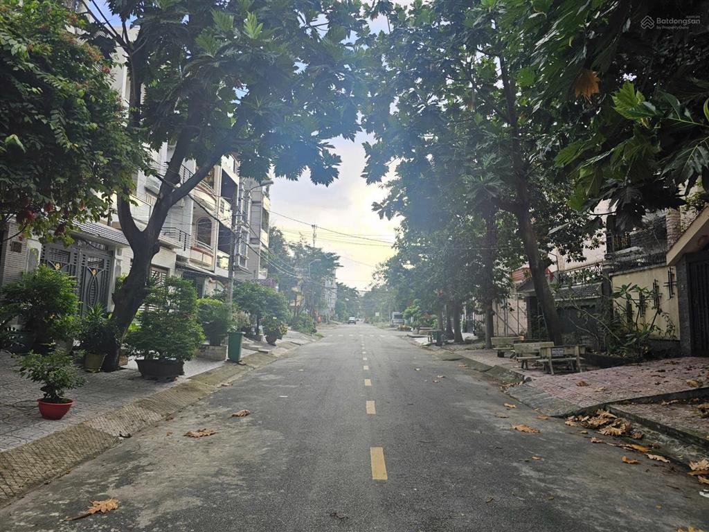 Bán 2 lô đất ở phong phú. đs 10 bình hưng đi thẳng vào . đất đối diện trường quốc tế . 6ty750tr