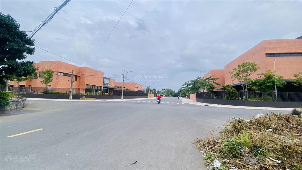 Bán 2 lô đất ở phong phú. đs 10 bình hưng đi thẳng vào . đất đối diện trường quốc tế . 6ty750tr