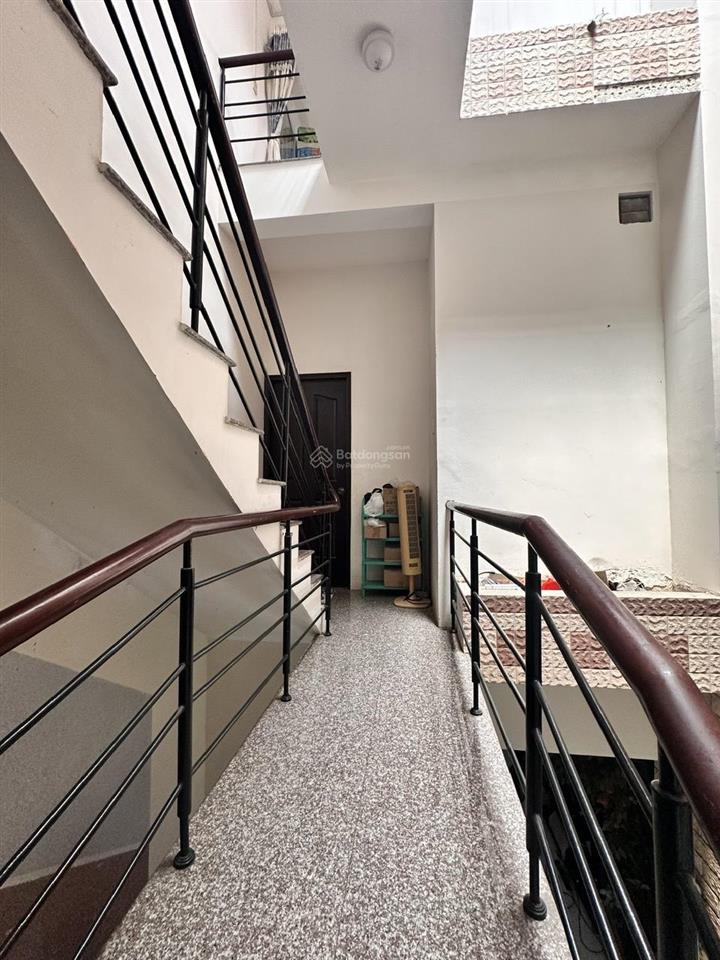 Nhà kdc bình hưng . đối diện chợ bình hưng 4 tầng chỉ 9ty1
