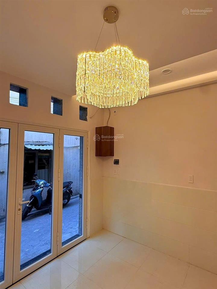 Bán nhà đường bông sao . 2 tầng . nhà mới vào ở ngay