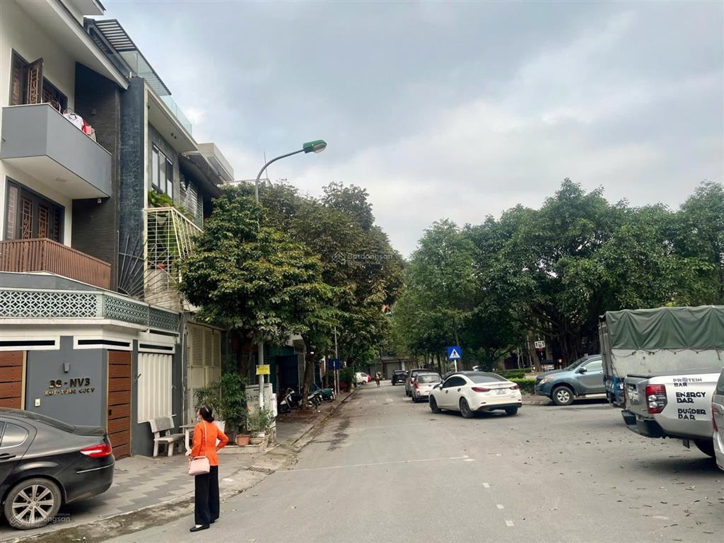 Cho thuê biệt thự nhà vườn tổng cục 5 tân triều, gần nguyễn xiển, 100m², 4 tầng, căn góc, 25 tr/th