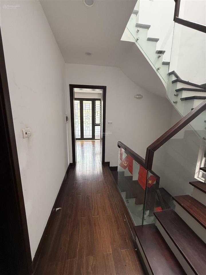 Cho thuê biệt thự nhà vườn tổng cục 5 tân triều, gần nguyễn xiển, 100m², 4 tầng, căn góc, 25 tr/th