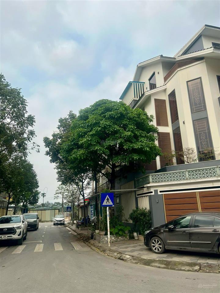 Cho thuê biệt thự nhà vườn tổng cục 5 tân triều, gần nguyễn xiển, 100m², 4 tầng, căn góc, 25 tr/th