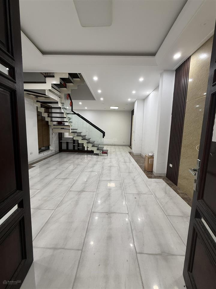 Cho thuê biệt thự nhà vườn tổng cục 5 tân triều, gần nguyễn xiển, 100m², 4 tầng, căn góc, 25 tr/th