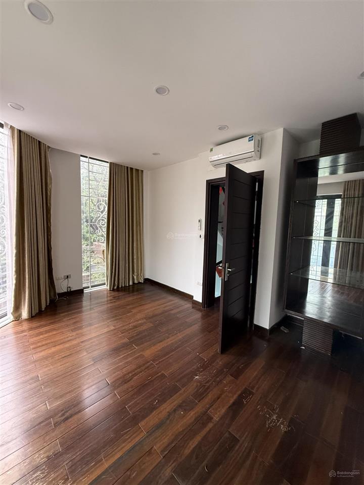 Cho thuê biệt thự nhà vườn tổng cục 5 tân triều, gần nguyễn xiển, 100m², 4 tầng, căn góc, 25 tr/th