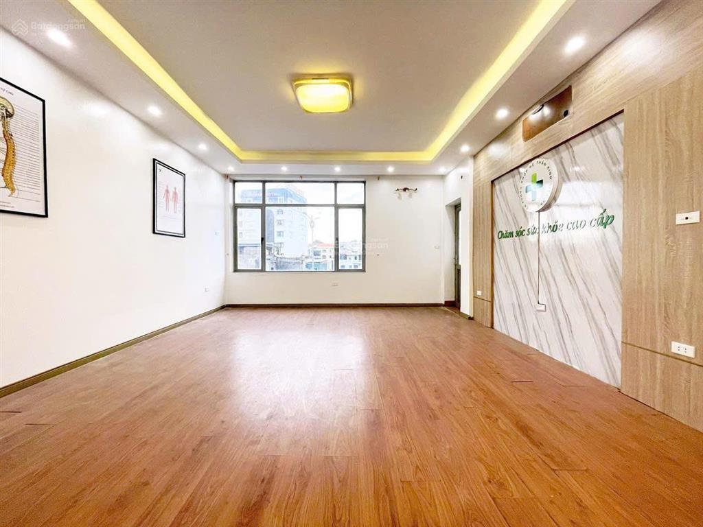 Cần tiến bán căn nhà 6 tầng mặt đường ql 18 view biển gần go hạ long