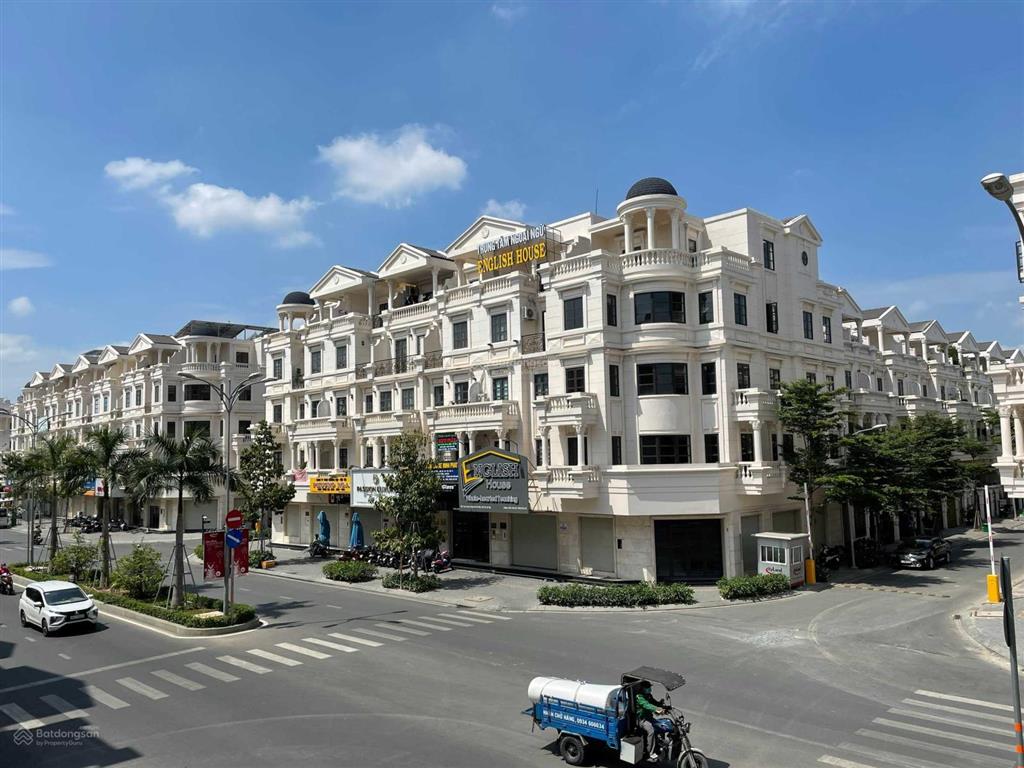 Bán căn hướng nam  đường số 10, công viên cityland park hills. giá 24,2 tỷ