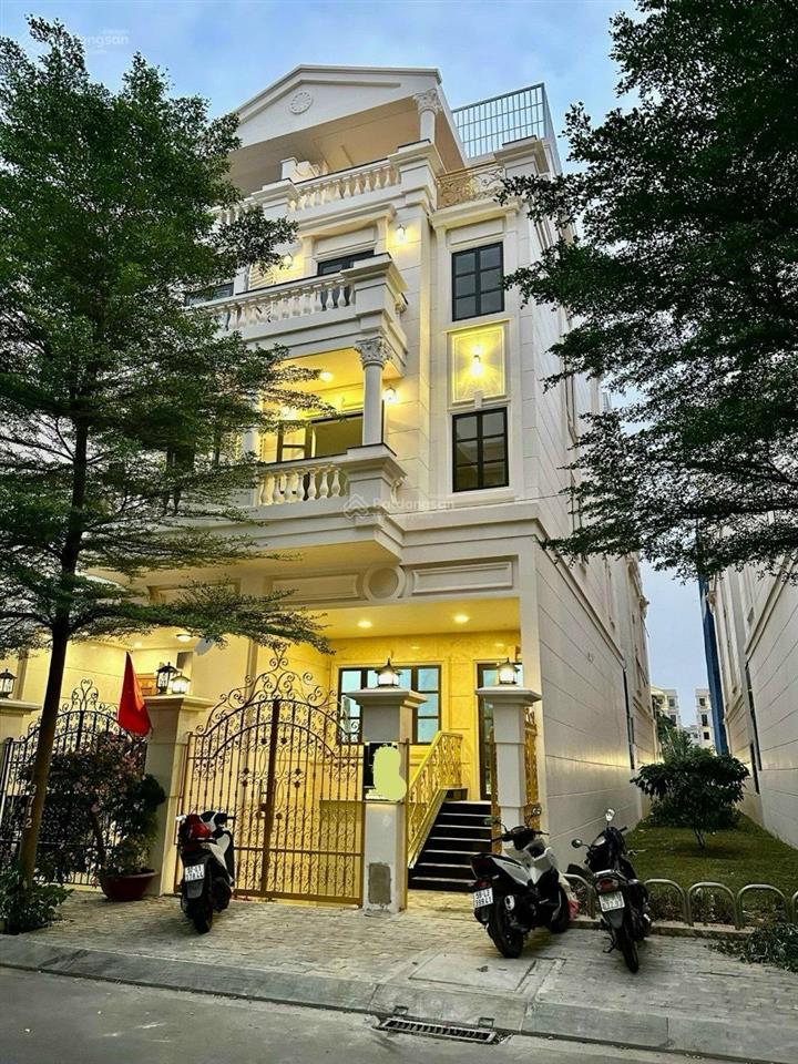 Bán căn hướng nam  đường số 10, công viên cityland park hills. giá 24,2 tỷ
