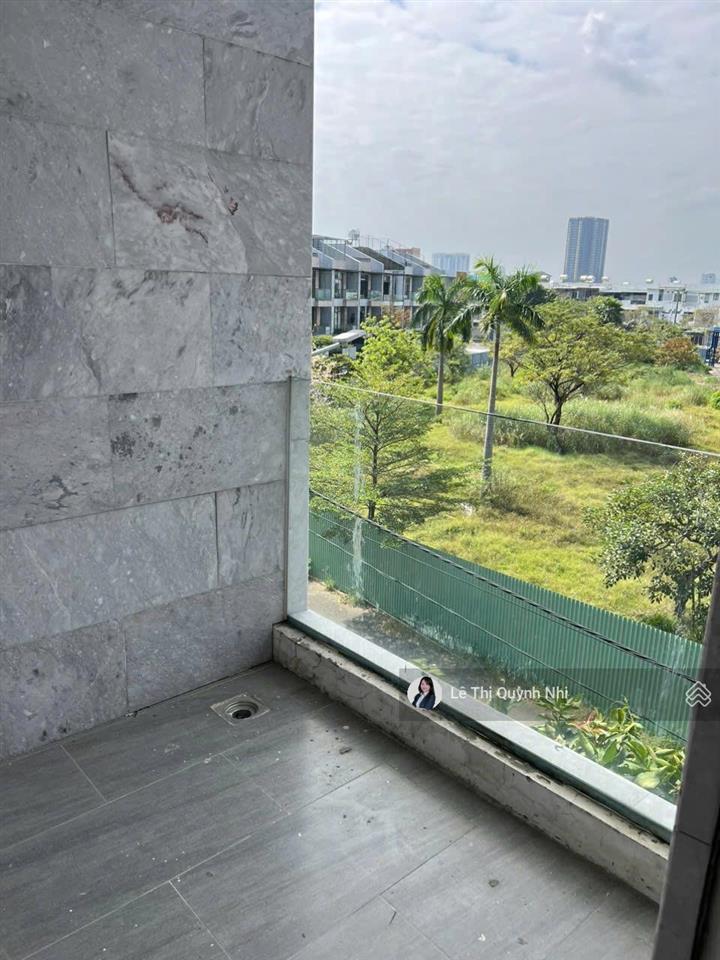 Shophouse 2 mặt tiền ngay bến du thuyền ven sông hàn  sẵn sổ lâu dài, giá tốt