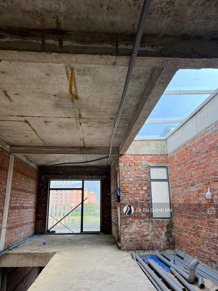 Shophouse 2 mặt tiền ngay bến du thuyền ven sông hàn  sẵn sổ lâu dài, giá tốt