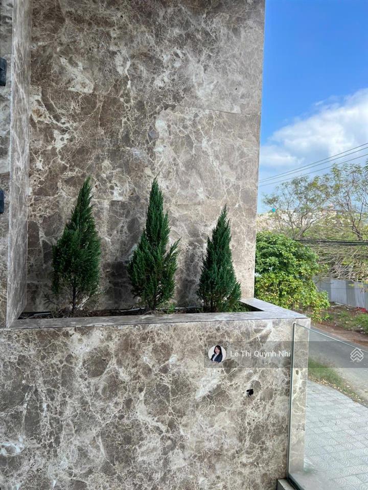 Shophouse 2 mặt tiền ngay bến du thuyền ven sông hàn  sẵn sổ lâu dài, giá tốt