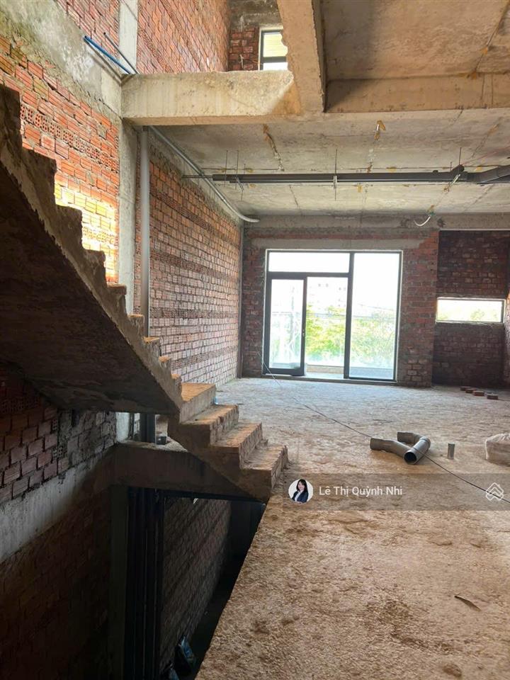 Shophouse 2 mặt tiền ngay bến du thuyền ven sông hàn  sẵn sổ lâu dài, giá tốt