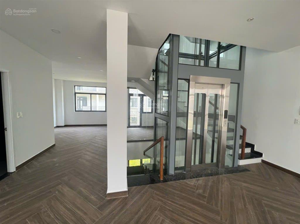 Cho thuê nhà phố vinhomes grand park