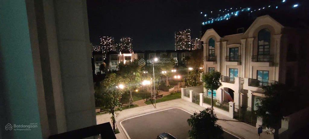 Bán gấp nhà phố t9 vinhomes grand park diện tích 108m2 đã hoàn thiện cao cấp