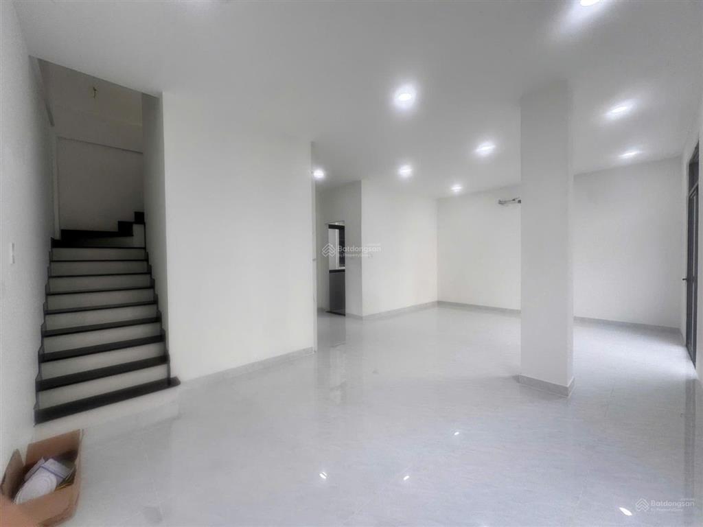 Nhà phố vinhomes grand park. diện tích đất 96m2 hiện trạng hoàn thiện