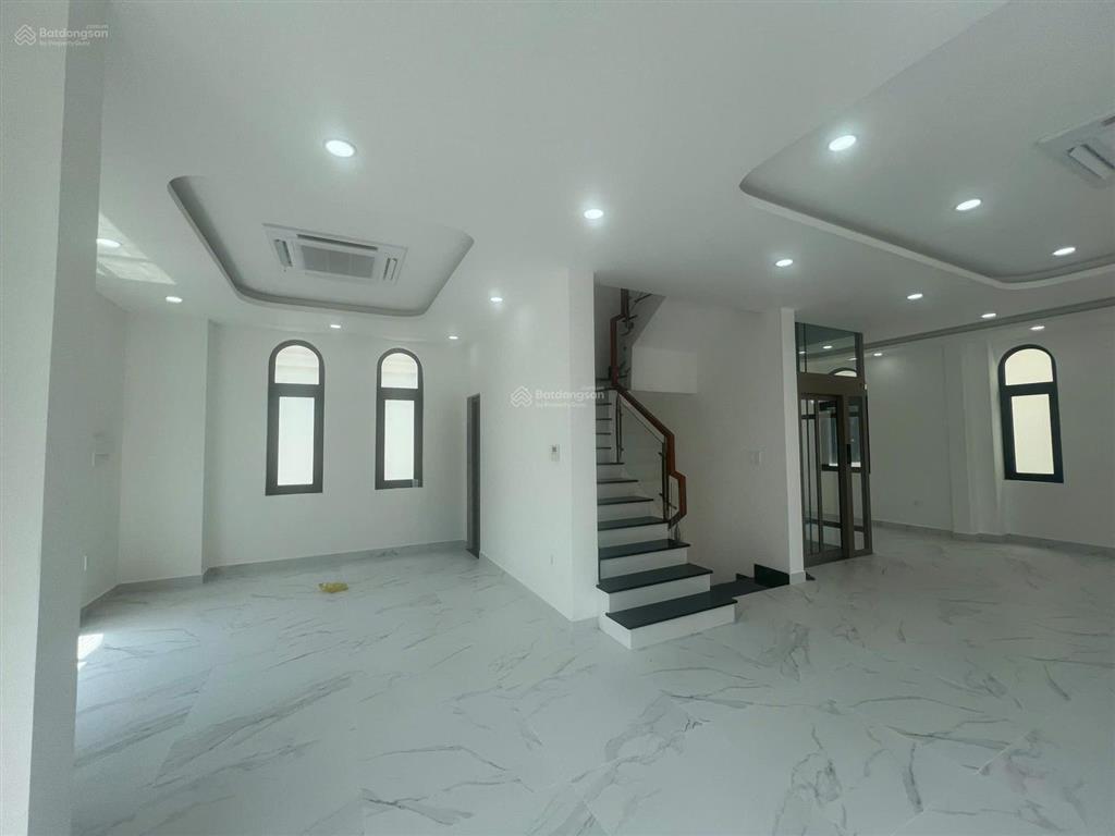 Cho thuê nhà phố villa boutique đối diện công viên 36ha, cơ hội thuê căn nhà phố villa