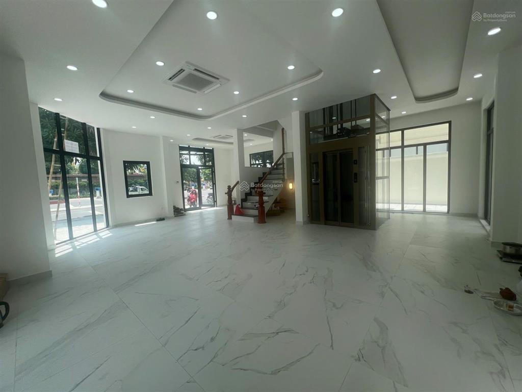 Cho thuê nhà phố villa boutique đối diện công viên 36ha, cơ hội thuê căn nhà phố villa