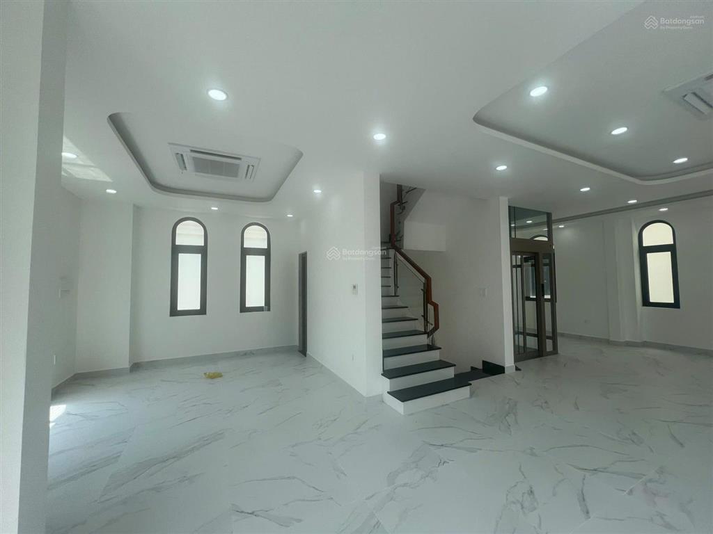 Cho thuê nhà phố villa boutique đối diện công viên 36ha, cơ hội thuê căn nhà phố villa
