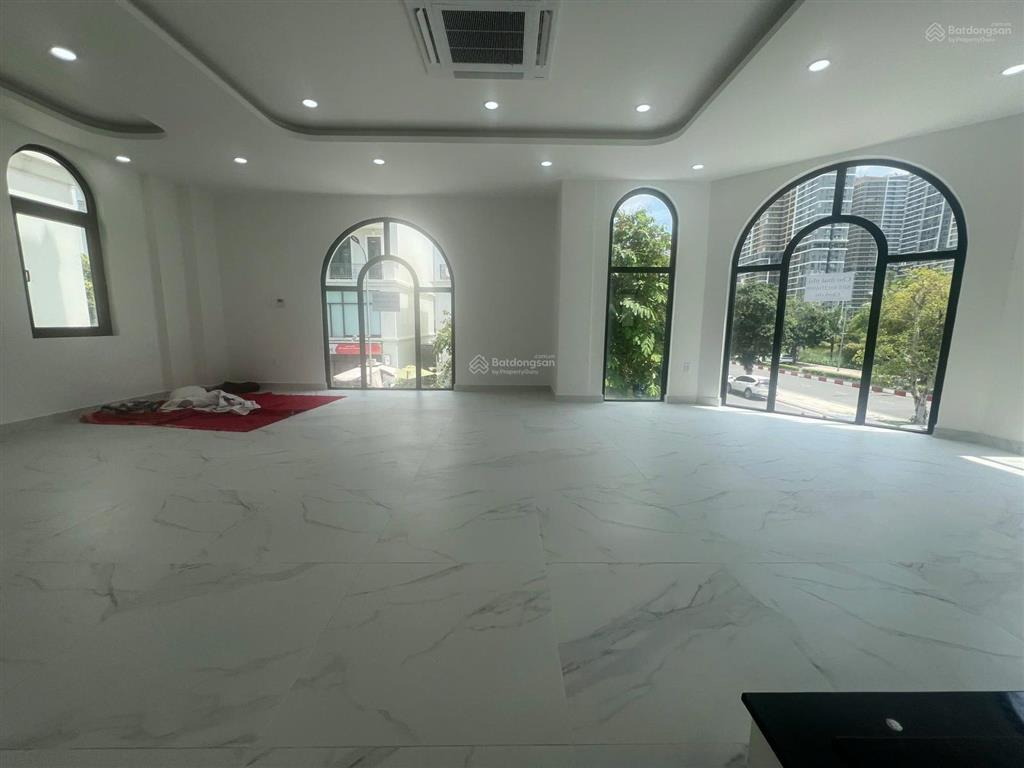 Cho thuê nhà phố villa boutique đối diện công viên 36ha, cơ hội thuê căn nhà phố villa