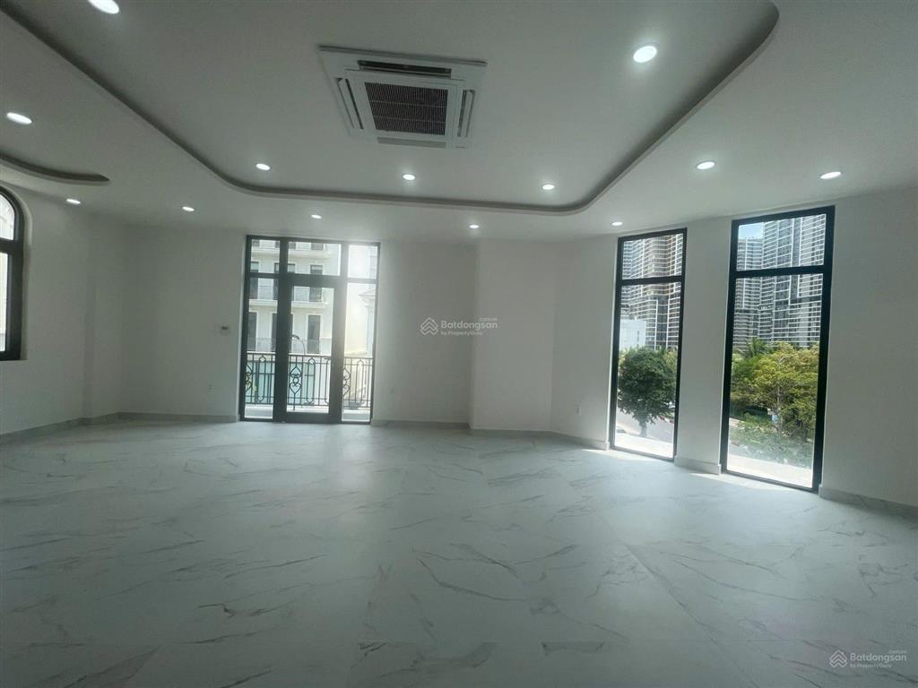 Cho thuê nhà phố villa boutique đối diện công viên 36ha, cơ hội thuê căn nhà phố villa