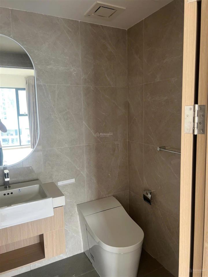 Bán gấp căn hộ 2pn2wc phân khu mcp 72m2 đã có sổ view sân thể thao giá 3.9 tỷ btp