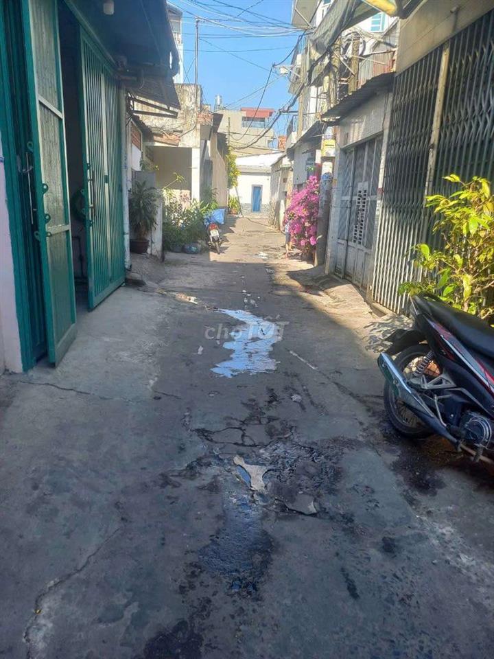 CẦN BÁN GẤP