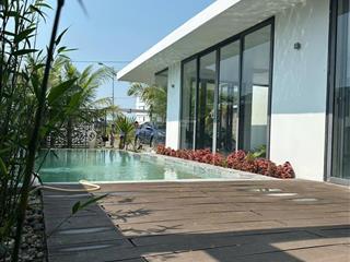 Bán biệt thư đẹp gần bến du thuyền bắc nha trang
 diện tích  331,7m2 ngang 10m
 hướng  nam