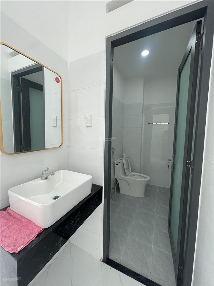 Bán nhà mới xây hẻm ngô đến ngay chợ ngô đến cách ngô đến 20m gần biển