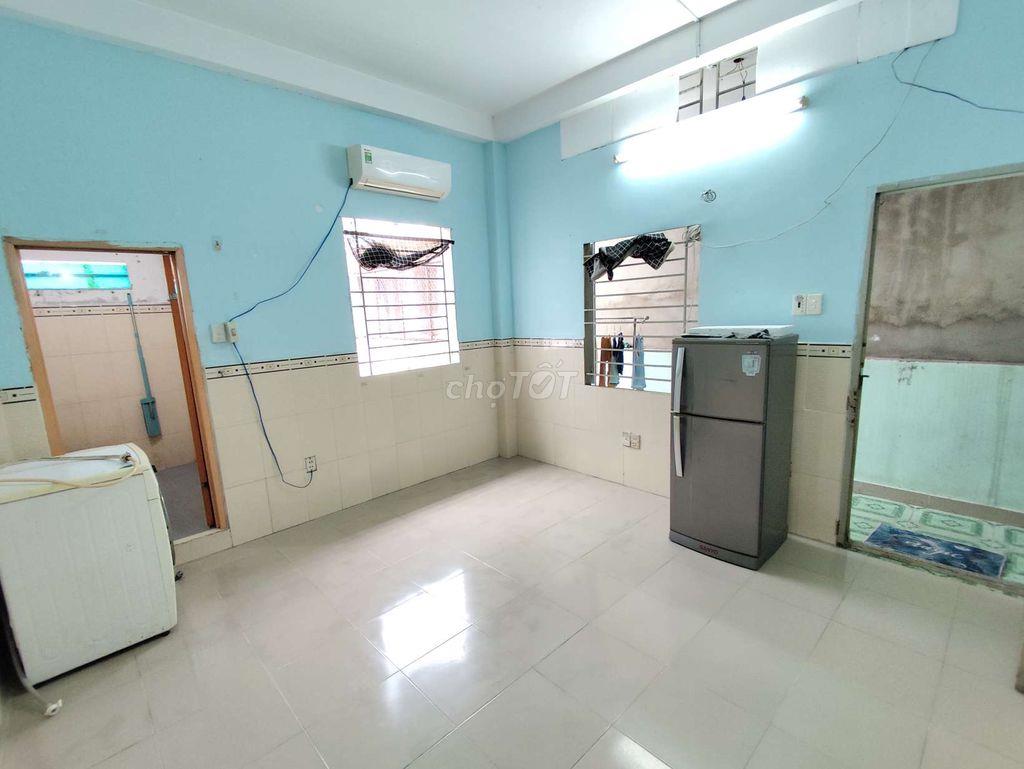 Phòng Trọ Quận 10 Nguyễn Giản Thanh 15m2 (Half Nội Thất)