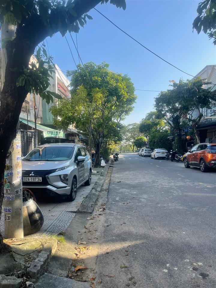 Biệt thự 2 mặt tiền  diện tích lớn view sông thăng long và công viên 200m2 mặt tiền 10m