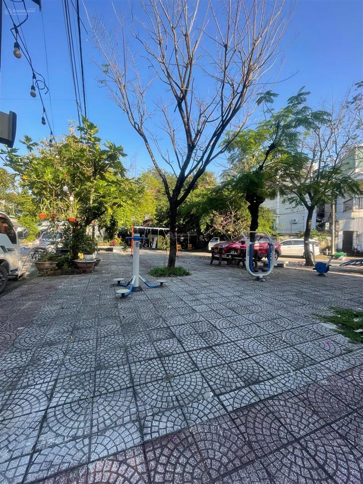 Biệt thự 2 mặt tiền  diện tích lớn view sông thăng long và công viên 200m2 mặt tiền 10m