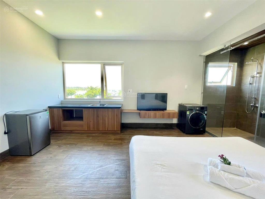 Biệt thự 2 mặt tiền  diện tích lớn view sông thăng long và công viên 200m2 mặt tiền 10m