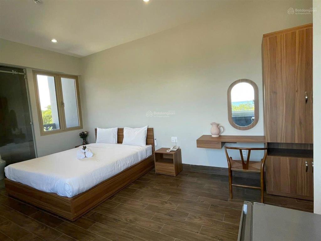 Biệt thự 2 mặt tiền  diện tích lớn view sông thăng long và công viên 200m2 mặt tiền 10m