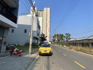 Bán tòa căn hộ 5 tầng đường 7m5 khuê mỹ đông 15 ngay bãi tắm hồ xuân hương